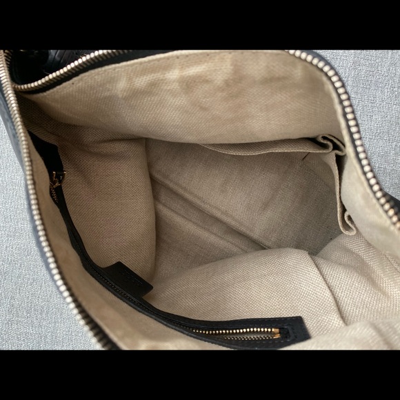 Authentic Gucci Bag!! Excellent condition. - Picture 4 of 8